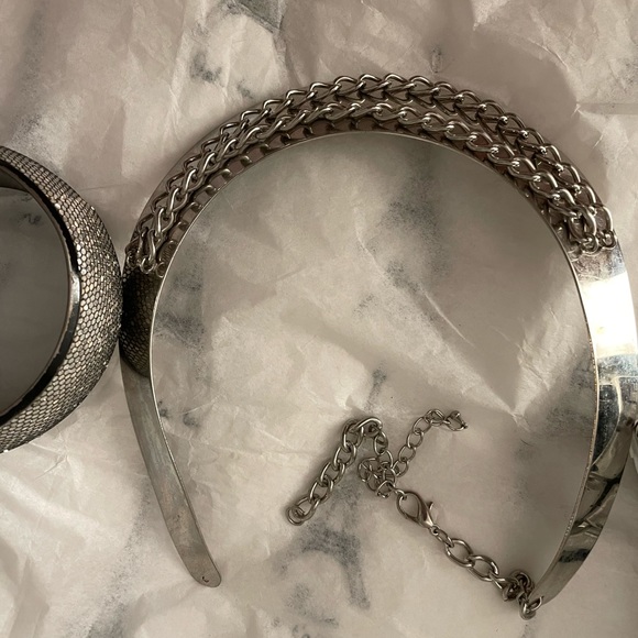 “3 BRACELETS (plus free choker) - Picture 5 of 12